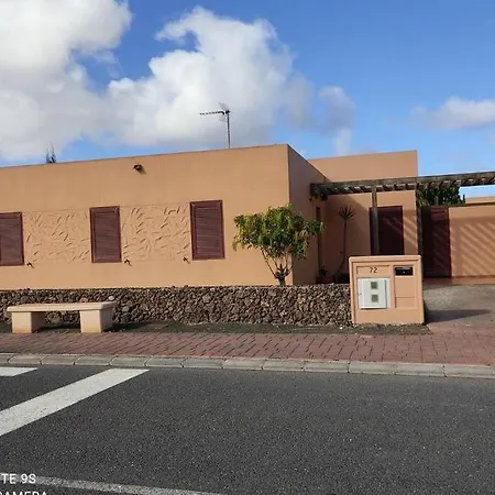 Casa Pitaya, Acogedora, Con Piscina, Fibra Optica Nyaraló La Oliva